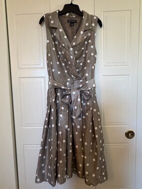 Jessica Howard Taupe and White Polka Dot Sleeveless Fit-and-Flare Dress